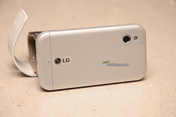 LG KM900魔術方塊轉不停 上市價17,900元 LG KM900魔術方塊轉不停 上市價17,900元