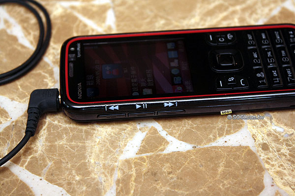 Nokia玩咖機5630XM上市 機王N97預購開跑 Nokia玩咖機5630XM上市 機王N97預購開跑