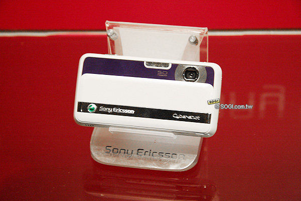 五動奇機!SE 新機低價策略發表會直擊 五動奇機!SE 新機低價策略發表會直擊