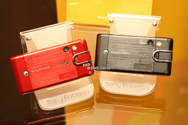 五動奇機!SE 新機低價策略發表會直擊 五動奇機!SE 新機低價策略發表會直擊