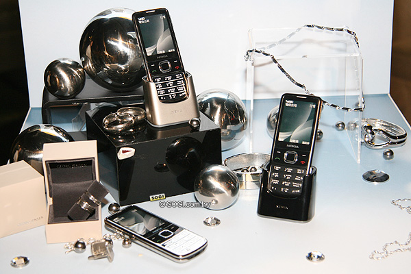 NOKIA 6700 Classic 光影對機 情人價 12,800 元 NOKIA 6700 Classic 光影對機 情人價 12,800 元