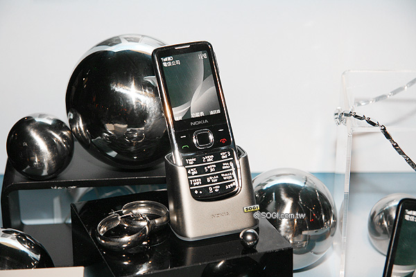 NOKIA 6700 Classic 光影對機 情人價 12,800 元 NOKIA 6700 Classic 光影對機 情人價 12,800 元