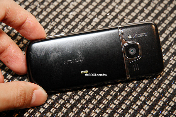 NOKIA 6700 Classic 光影對機 情人價 12,800 元 NOKIA 6700 Classic 光影對機 情人價 12,800 元