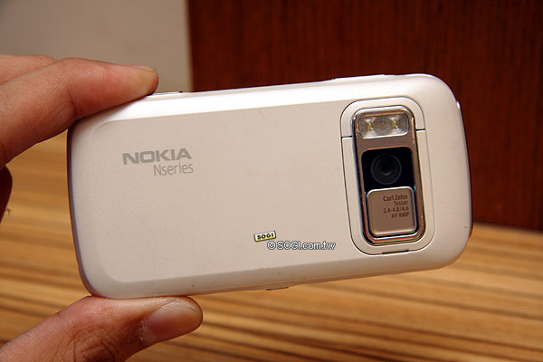 NOKIA N86 8MP 發表 上市價兩萬有找 NOKIA N86 8MP 發表 上市價兩萬有找