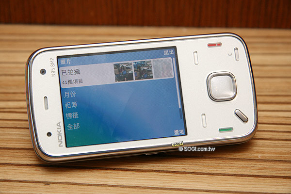 NOKIA N86 8MP 發表 上市價兩萬有找 NOKIA N86 8MP 發表 上市價兩萬有找