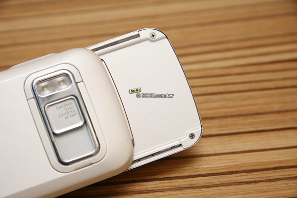 NOKIA N86 8MP 發表 上市價兩萬有找 NOKIA N86 8MP 發表 上市價兩萬有找