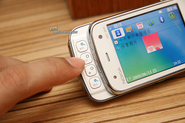 NOKIA N86 8MP 發表 上市價兩萬有找 NOKIA N86 8MP 發表 上市價兩萬有找