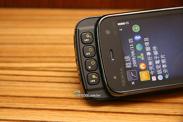 NOKIA N86 8MP 發表 上市價兩萬有找 NOKIA N86 8MP 發表 上市價兩萬有找