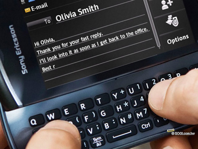 SE Vivaz pro 加上QWERTY更順手 SE Vivaz pro 加上QWERTY更順手