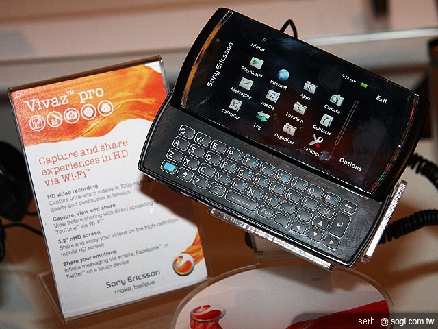 SE Vivaz pro 加上QWERTY更順手 SE Vivaz pro 加上QWERTY更順手