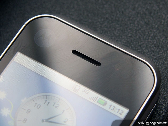 MOTO BACKFLIP ME600 翻玩上市 MOTO BACKFLIP ME600 翻玩上市