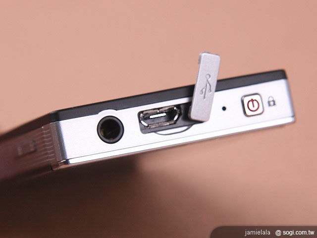 型男潮女必備聰明機 LG Mini GD880 型男潮女必備聰明機 LG Mini GD880