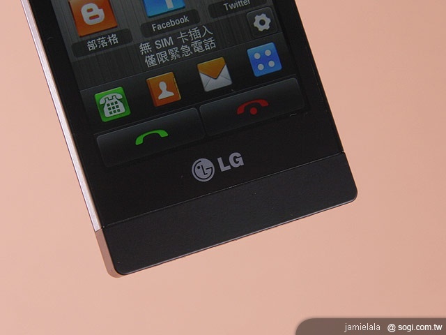 型男潮女必備聰明機 LG Mini GD880 型男潮女必備聰明機 LG Mini GD880