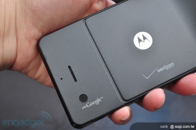 MOTO Droid X 強大規格 力拚 iPhone4 MOTO Droid X 強大規格 力拚 iPhone4