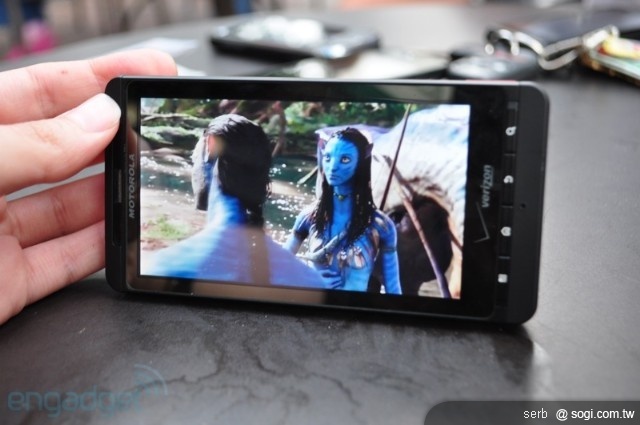 MOTO Droid X 強大規格 力拚 iPhone4 MOTO Droid X 強大規格 力拚 iPhone4