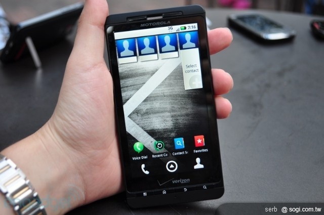 MOTO Droid X 強大規格 力拚 iPhone4 MOTO Droid X 強大規格 力拚 iPhone4