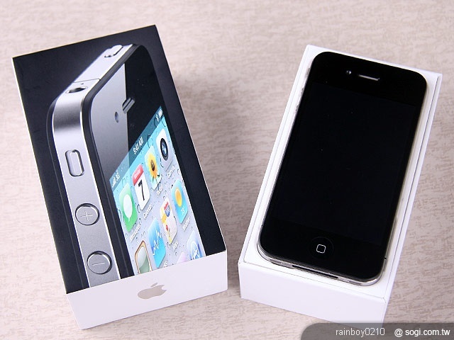 iPhone 4 來了,盒裝竟比想像中小! iPhone 4 來了,盒裝竟比想像中小!