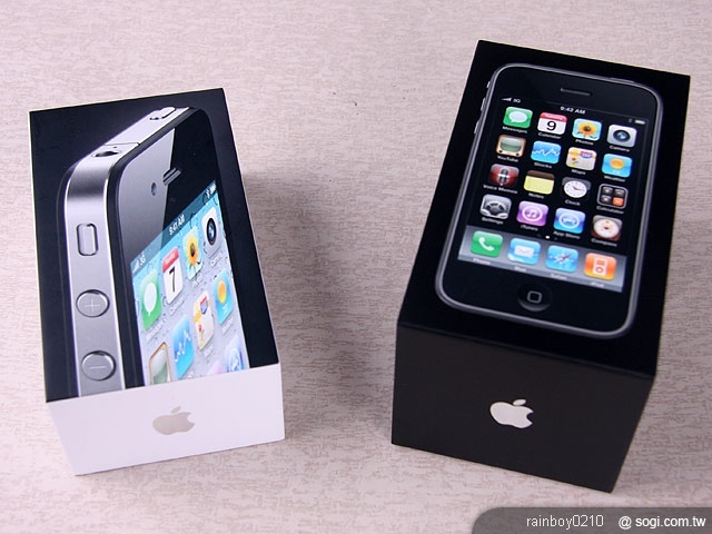 iPhone 4 來了,盒裝竟比想像中小! iPhone 4 來了,盒裝竟比想像中小!