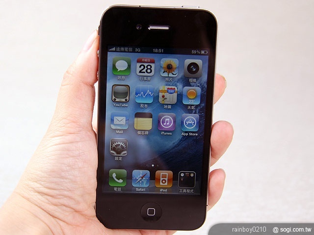 iPhone 4 來了,盒裝竟比想像中小! iPhone 4 來了,盒裝竟比想像中小!