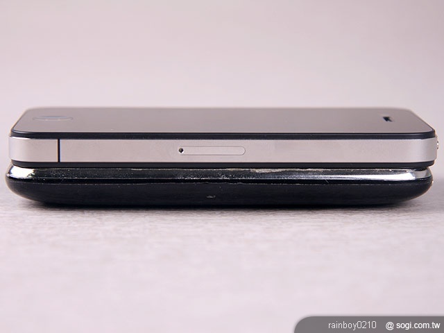 iPhone 4 來了,盒裝竟比想像中小! iPhone 4 來了,盒裝竟比想像中小!