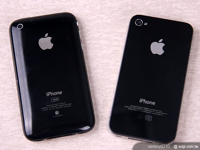 iPhone 4 來了,盒裝竟比想像中小! iPhone 4 來了,盒裝竟比想像中小!