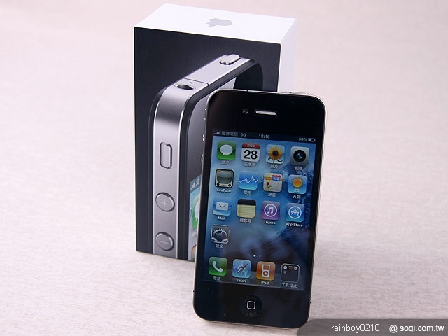 iPhone 4 來了,盒裝竟比想像中小! iPhone 4 來了,盒裝竟比想像中小!