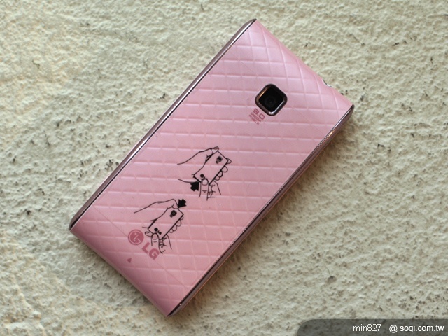 亮麗智慧機 LG GT540 單機 8,990 元 亮麗智慧機 LG GT540 單機 8,990 元