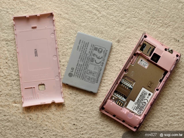 亮麗智慧機 LG GT540 單機 8,990 元 亮麗智慧機 LG GT540 單機 8,990 元