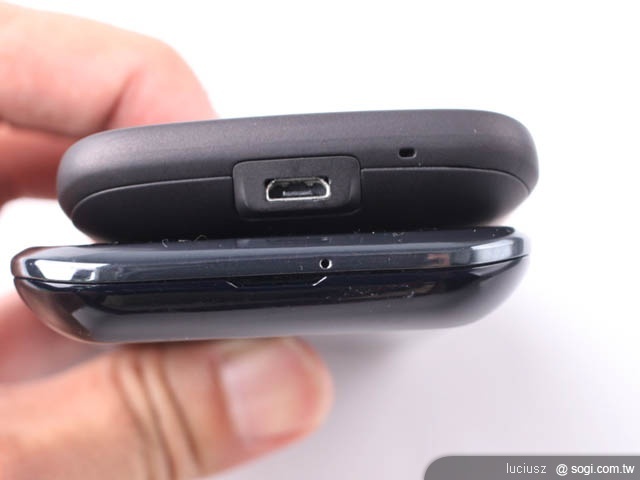 高階機種爭霸戰 - 三星 i9000 vs HTC Desire 高階機種爭霸戰 - 三星 i9000 vs HTC Desire