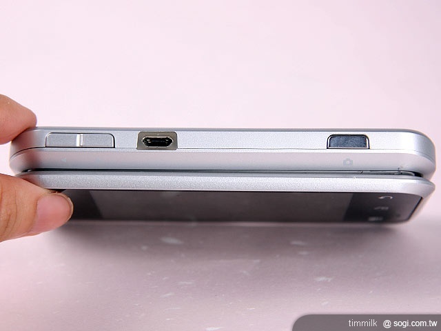 會後空翻的手機 MOTO BACKFLIP ME600 會後空翻的手機 MOTO BACKFLIP ME600