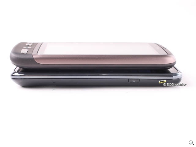 高階機種爭霸戰 - 三星 i9000 vs HTC Desire 高階機種爭霸戰 - 三星 i9000 vs HTC Desire