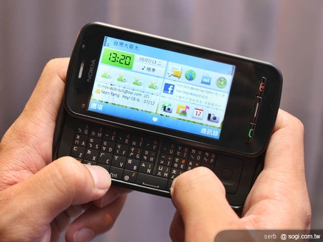 QWERTY+觸控 NOKIA C6雙享受 QWERTY+觸控 NOKIA C6雙享受