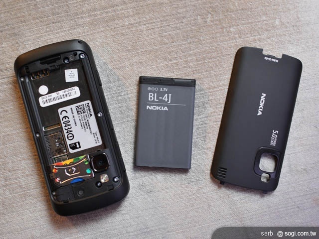 QWERTY+觸控 NOKIA C6雙享受 QWERTY+觸控 NOKIA C6雙享受