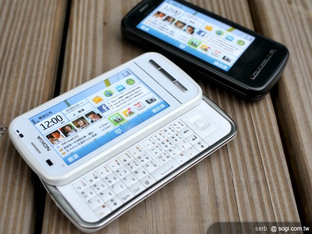 QWERTY+觸控 NOKIA C6雙享受 QWERTY+觸控 NOKIA C6雙享受
