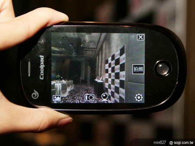 「全球漫遊一碼通」 亞太發表雙模機 「全球漫遊一碼通」 亞太發表雙模機