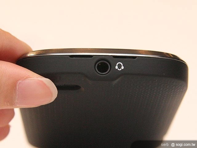 MOTO MB501、XT3、EX300 平價登場 MOTO MB501、XT3、EX300 平價登場