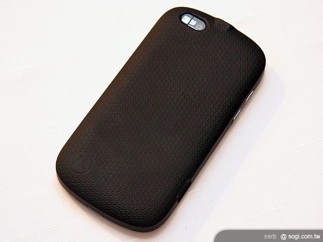 MOTO MB501、XT3、EX300 平價登場 MOTO MB501、XT3、EX300 平價登場