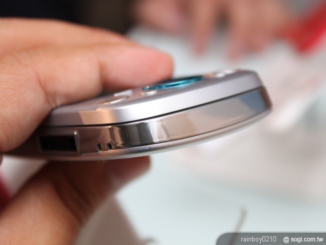 遠傳獨發SE Zylo樂迷機 0元享樂價 遠傳獨發SE Zylo樂迷機 0元享樂價