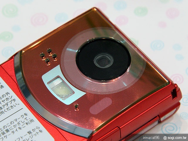 【戲水必備】Full HD × 防水 Sharp SH-07B 【戲水必備】Full HD × 防水 Sharp SH-07B