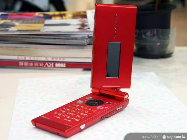 【戲水必備】Full HD × 防水 Sharp SH-07B 【戲水必備】Full HD × 防水 Sharp SH-07B