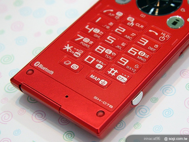 【戲水必備】Full HD × 防水 Sharp SH-07B 【戲水必備】Full HD × 防水 Sharp SH-07B