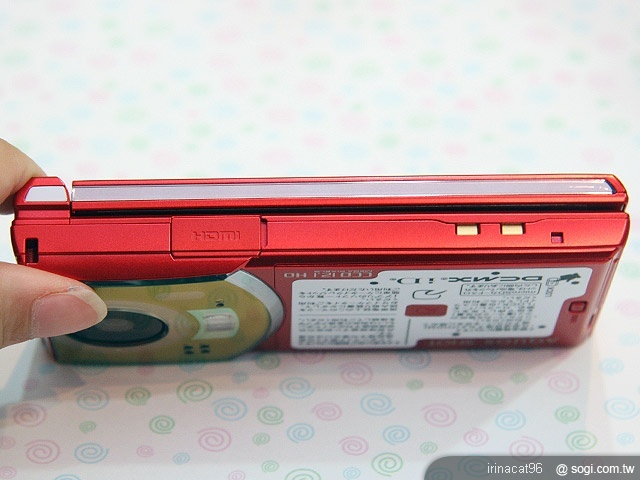 【戲水必備】Full HD × 防水 Sharp SH-07B 【戲水必備】Full HD × 防水 Sharp SH-07B