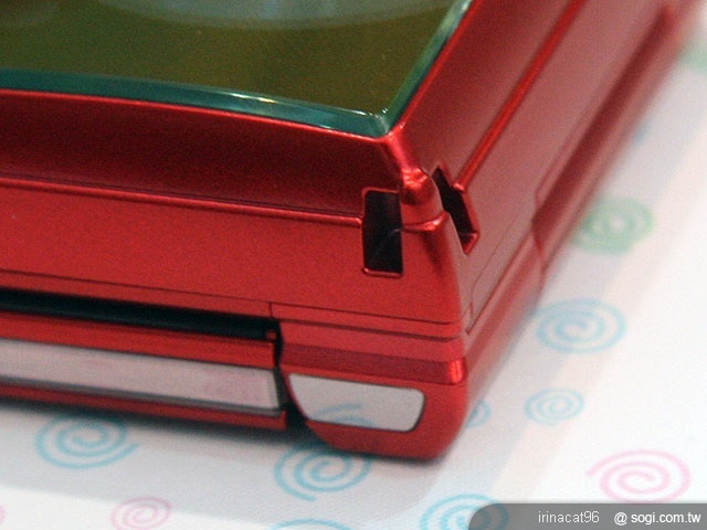 【戲水必備】Full HD × 防水 Sharp SH-07B 【戲水必備】Full HD × 防水 Sharp SH-07B