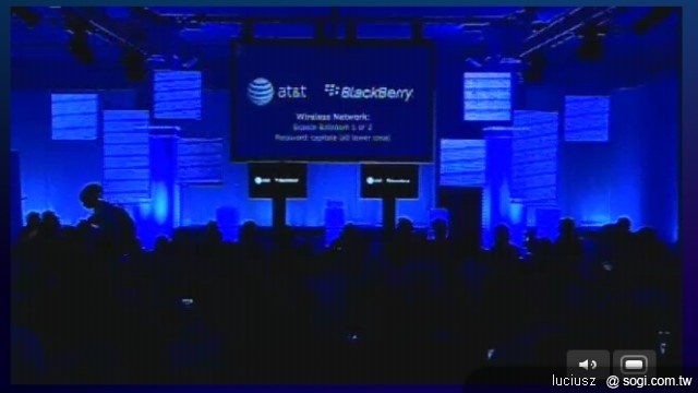 BlackBerry Torch 9800搭載全新OS 6登場 BlackBerry Torch 9800搭載全新OS 6登場