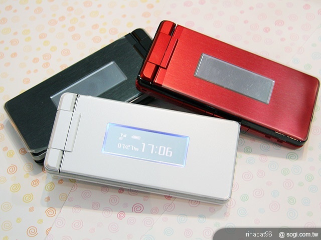 千萬畫素 HD 防水美人機 Sharp 945SH 千萬畫素 HD 防水美人機 Sharp 945SH