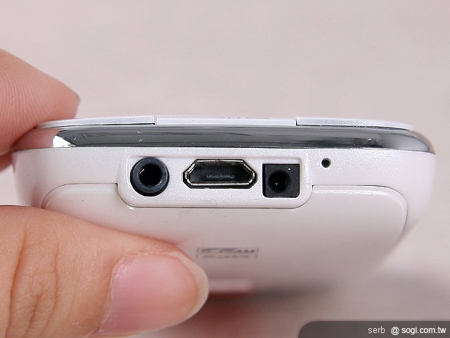 二代老人御守機 APOGEE AP201