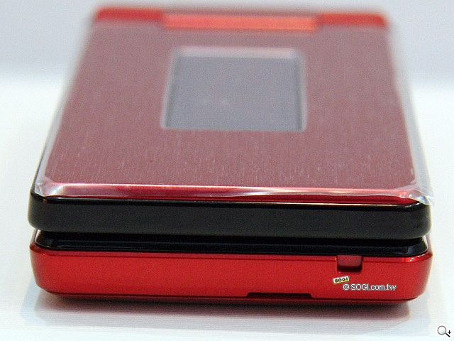 千萬畫素 HD 防水美人機 Sharp 945SH 千萬畫素 HD 防水美人機 Sharp 945SH