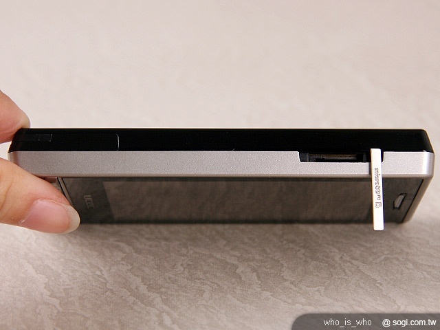 時尚雙卡 UTEC M689 時尚雙卡 UTEC M689