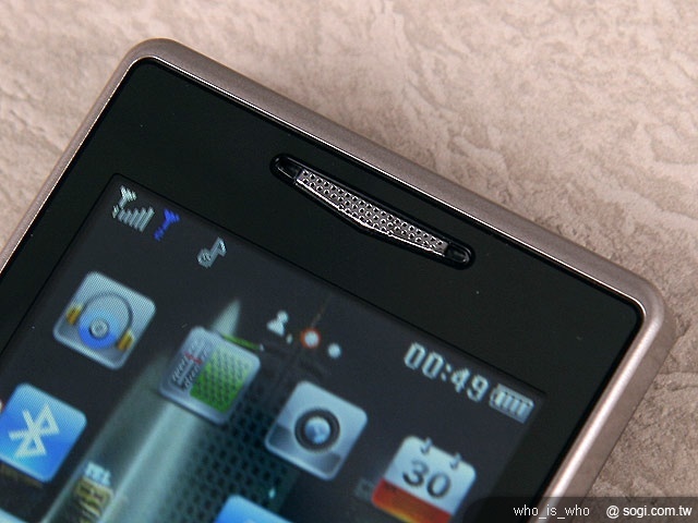 時尚雙卡 UTEC M689 時尚雙卡 UTEC M689