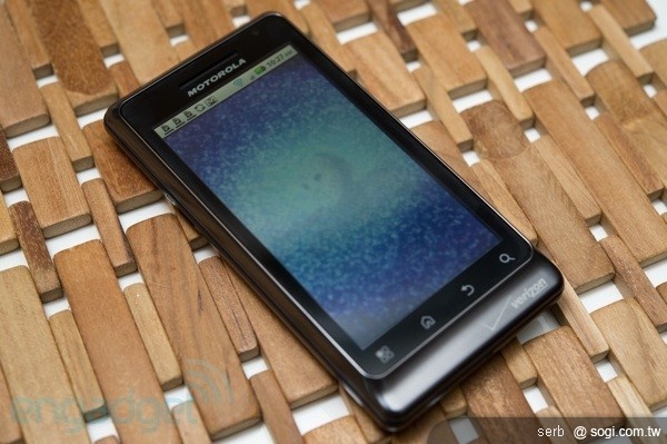 MOTO 強機再出 MOTO Droid 2 發表上市 MOTO 強機再出 MOTO Droid 2 發表上市